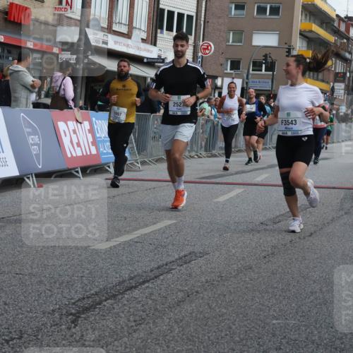 15.09.2024 - PSD Bank Halbmarathon Michael Strokosch http://msf.ph/oto/7079758 15.09.2024 12:24:09 Ziel 1765, 1997, 2527, 3008, 3222, 3256, 3371, 3452, 3543 meine-sportfotos.de