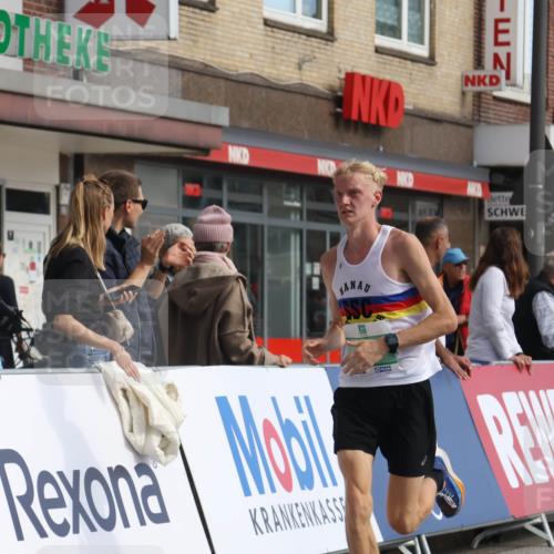 15.09.2024 - PSD Bank Halbmarathon Michael Strokosch http://msf.ph/oto/7079866 15.09.2024 11:15:08 Ziel 494, 500, 546, 587 meine-sportfotos.de