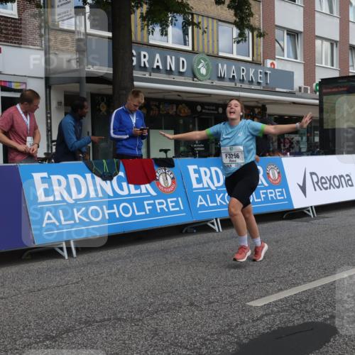 15.09.2024 - PSD Bank Halbmarathon Michael Strokosch http://msf.ph/oto/7079911 15.09.2024 12:24:18 Ziel 988, 1765, 1997, 2081, 2527, 3008, 3218, 3256, 3339, 3371, 3543 meine-sportfotos.de