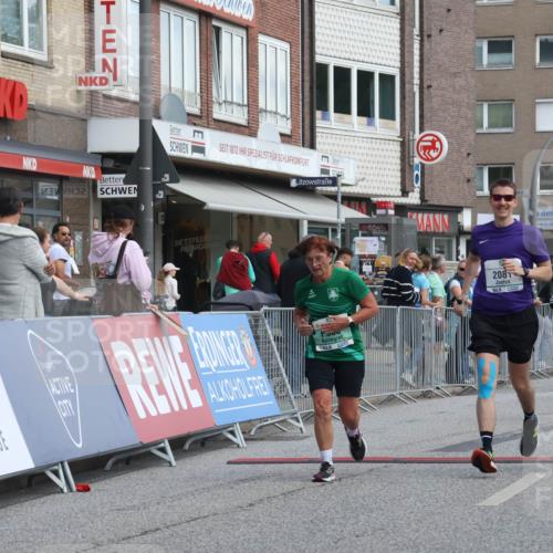 15.09.2024 - PSD Bank Halbmarathon Michael Strokosch http://msf.ph/oto/7079930 15.09.2024 12:24:21 Ziel 988, 1765, 1997, 2081, 2527, 3008, 3218, 3256, 3339, 3371 meine-sportfotos.de