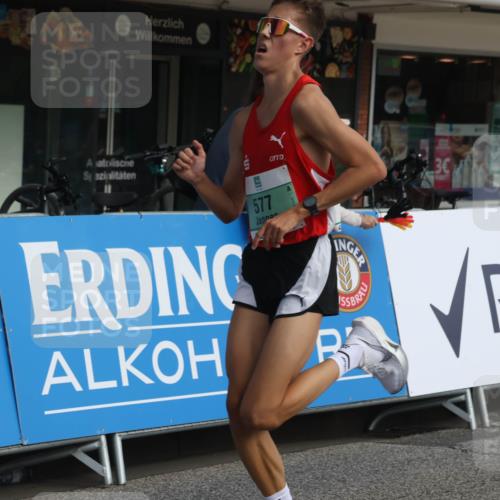 15.09.2024 - PSD Bank Halbmarathon Michael Strokosch http://msf.ph/oto/7079956 15.09.2024 11:15:18 Ziel 500, 533, 573, 577, 587, 602, 855, 2465 meine-sportfotos.de