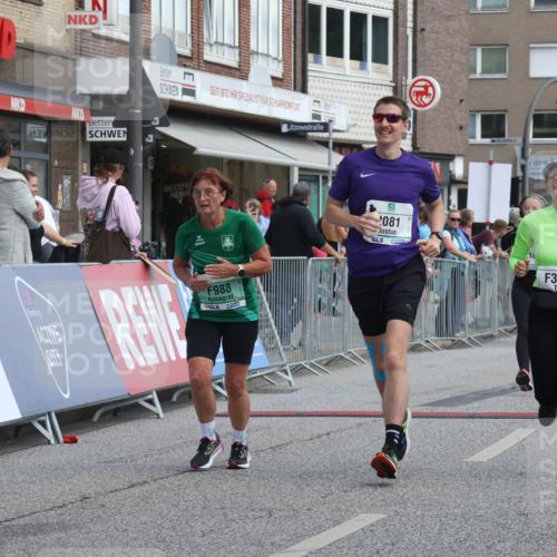 15.09.2024 - PSD Bank Halbmarathon Michael Strokosch http://msf.ph/oto/7079959 15.09.2024 12:24:22 Ziel 988, 1765, 1997, 2081, 3008, 3218, 3256, 3339, 3371 meine-sportfotos.de