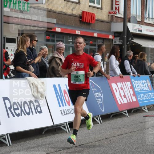 15.09.2024 - PSD Bank Halbmarathon Michael Strokosch http://msf.ph/oto/7079960 15.09.2024 11:15:18 Ziel 500, 533, 573, 577, 587, 602, 855, 2465 meine-sportfotos.de