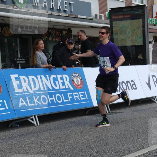 15.09.2024 - PSD Bank Halbmarathon Michael Strokosch http://msf.ph/oto/7079990 15.09.2024 12:24:24 Ziel 988, 1765, 2081, 2102, 3008, 3063, 3218, 3256, 3339, 3371 meine-sportfotos.de