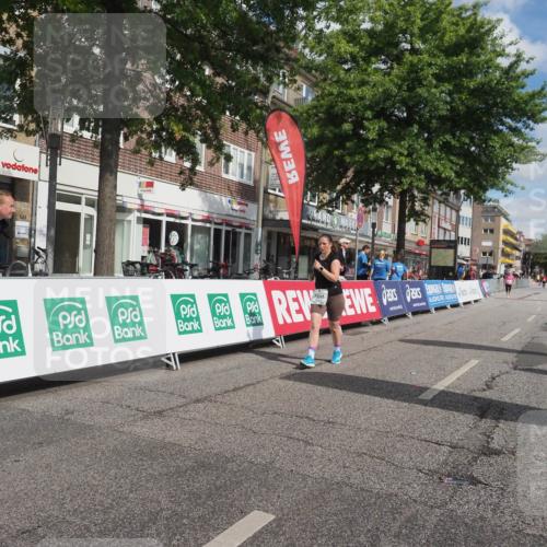 15.09.2024 - PSD Bank Halbmarathon Miley Keyser http://msf.ph/oto/7079991 15.09.2024 12:46:33 Ziel 1784, 3241, 3421 meine-sportfotos.de