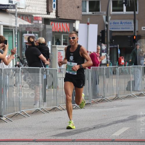 15.09.2024 - PSD Bank Halbmarathon Michael Strokosch http://msf.ph/oto/7080036 15.09.2024 11:15:27 Ziel 405, 533, 572, 573, 576, 577, 602, 846, 855, 2465 meine-sportfotos.de