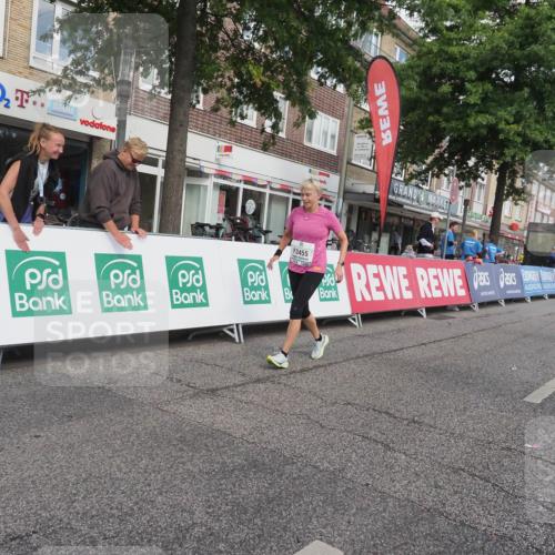15.09.2024 - PSD Bank Halbmarathon Miley Keyser http://msf.ph/oto/7080052 15.09.2024 12:46:46 Ziel 1784, 3241, 3455 meine-sportfotos.de