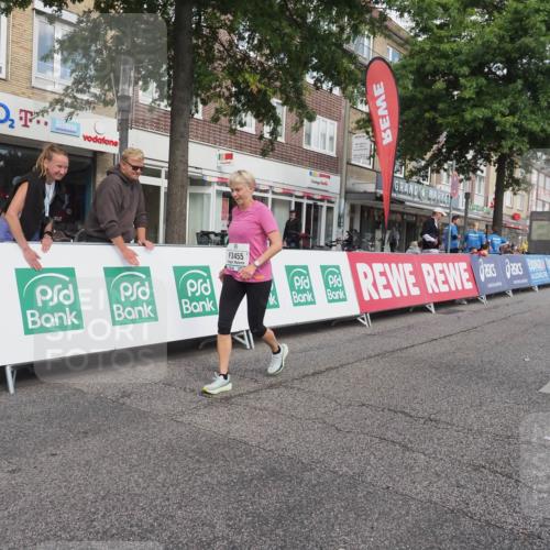 15.09.2024 - PSD Bank Halbmarathon Miley Keyser http://msf.ph/oto/7080067 15.09.2024 12:46:46 Ziel 1784, 3241, 3455 meine-sportfotos.de