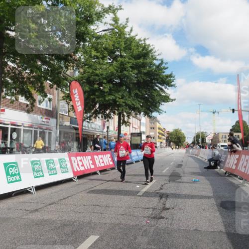 15.09.2024 - PSD Bank Halbmarathon Miley Keyser http://msf.ph/oto/7080086 15.09.2024 12:47:05 Ziel 2389, 3431, 3455 meine-sportfotos.de