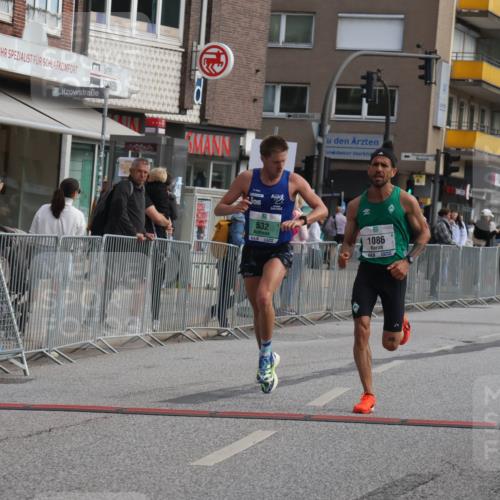 15.09.2024 - PSD Bank Halbmarathon Michael Strokosch http://msf.ph/oto/7080135 15.09.2024 11:15:40 Ziel 405, 532, 572, 576, 846, 1086 meine-sportfotos.de