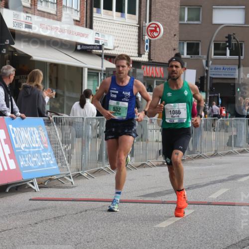 15.09.2024 - PSD Bank Halbmarathon Michael Strokosch http://msf.ph/oto/7080150 15.09.2024 11:15:41 Ziel 405, 532, 572, 576, 846, 1086 meine-sportfotos.de