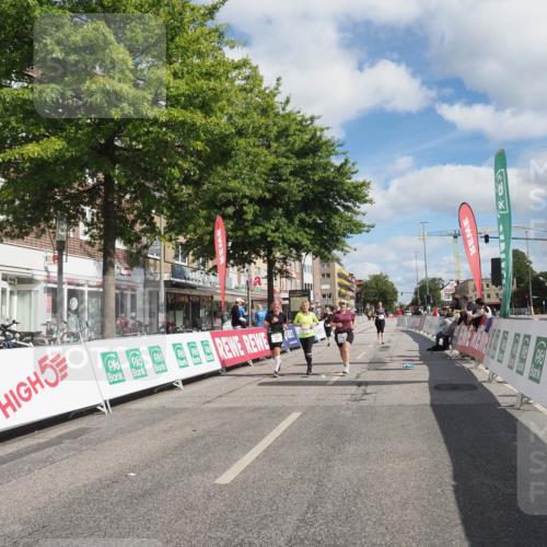 15.09.2024 - PSD Bank Halbmarathon Miley Keyser http://msf.ph/oto/7080151 15.09.2024 12:47:41 Ziel 3395, 3459, 3460, 3461 meine-sportfotos.de