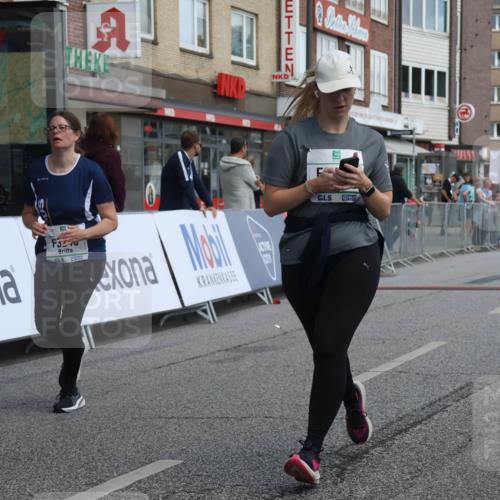 15.09.2024 - PSD Bank Halbmarathon Michael Strokosch http://msf.ph/oto/7080173 15.09.2024 12:24:39 Ziel 2102, 2272, 3063, 3240, 3469 meine-sportfotos.de