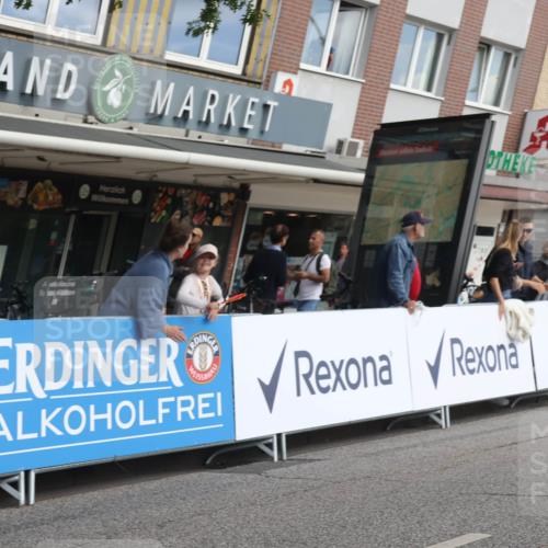 15.09.2024 - PSD Bank Halbmarathon Michael Strokosch http://msf.ph/oto/7080182 15.09.2024 11:15:44 Ziel 532, 535, 576, 1086 meine-sportfotos.de