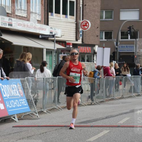 15.09.2024 - PSD Bank Halbmarathon Michael Strokosch http://msf.ph/oto/7080186 15.09.2024 11:15:48 Ziel 502, 532, 535, 1086 meine-sportfotos.de