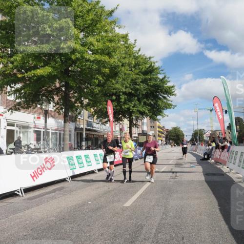 15.09.2024 - PSD Bank Halbmarathon Miley Keyser http://msf.ph/oto/7080189 15.09.2024 12:47:43 Ziel 3331, 3395, 3459, 3460, 3461 meine-sportfotos.de