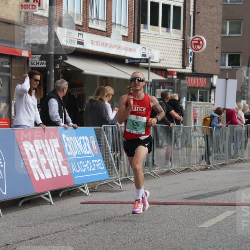 15.09.2024 - PSD Bank Halbmarathon Michael Strokosch http://msf.ph/oto/7080195 15.09.2024 11:15:49 Ziel 502, 532, 535, 1086 meine-sportfotos.de