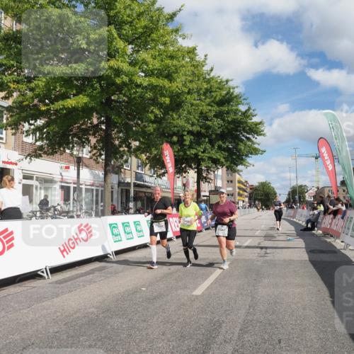 15.09.2024 - PSD Bank Halbmarathon Miley Keyser http://msf.ph/oto/7080198 15.09.2024 12:47:43 Ziel 3331, 3395, 3459, 3460, 3461 meine-sportfotos.de