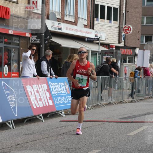 15.09.2024 - PSD Bank Halbmarathon Michael Strokosch http://msf.ph/oto/7080199 15.09.2024 11:15:49 Ziel 502, 532, 535, 1086 meine-sportfotos.de