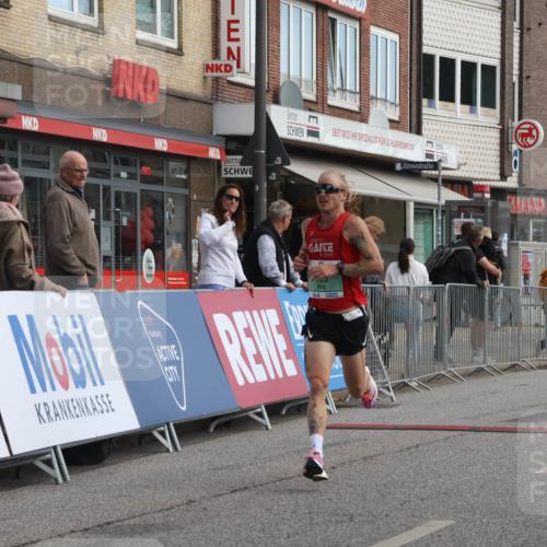 15.09.2024 - PSD Bank Halbmarathon Michael Strokosch http://msf.ph/oto/7080202 15.09.2024 11:15:49 Ziel 502, 532, 535, 1086 meine-sportfotos.de