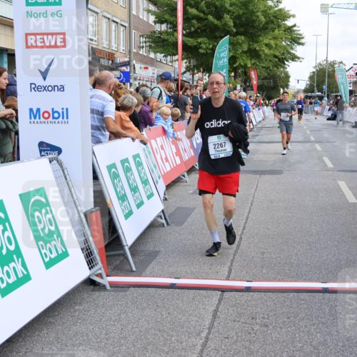 15.09.2024 - PSD Bank Halbmarathon Strokosch-Dieckow http://msf.ph/oto/7080214 15.09.2024 12:25:36 Ziel 2239, 2255, 2267 meine-sportfotos.de