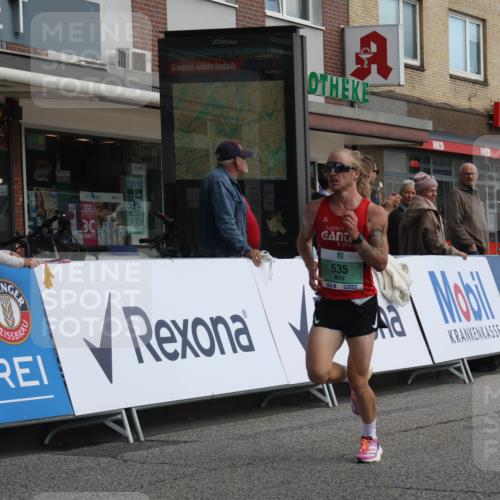 15.09.2024 - PSD Bank Halbmarathon Michael Strokosch http://msf.ph/oto/7080218 15.09.2024 11:15:50 Ziel 502, 532, 535, 1086 meine-sportfotos.de