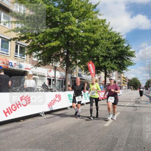 15.09.2024 - PSD Bank Halbmarathon Miley Keyser http://msf.ph/oto/7080219 15.09.2024 12:47:44 Ziel 3331, 3395, 3459, 3460, 3461 meine-sportfotos.de