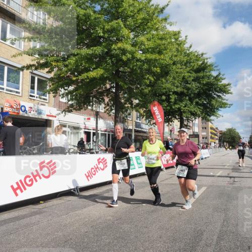 15.09.2024 - PSD Bank Halbmarathon Miley Keyser http://msf.ph/oto/7080227 15.09.2024 12:47:44 Ziel 3331, 3395, 3459, 3460, 3461 meine-sportfotos.de