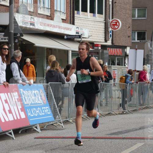 15.09.2024 - PSD Bank Halbmarathon Michael Strokosch http://msf.ph/oto/7080235 15.09.2024 11:15:52 Ziel 502, 532, 535, 542, 1086 meine-sportfotos.de