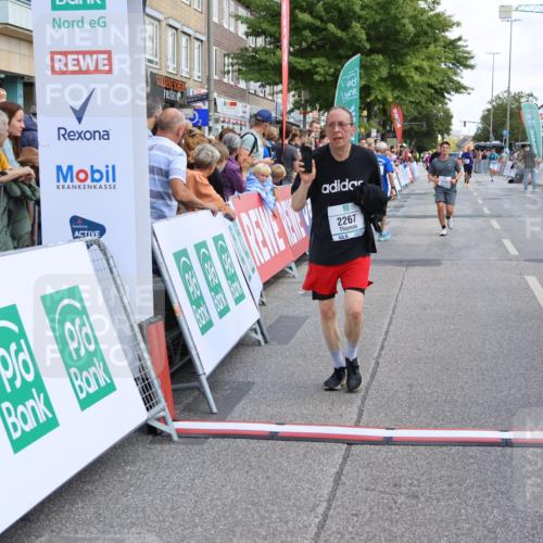 15.09.2024 - PSD Bank Halbmarathon Strokosch-Dieckow http://msf.ph/oto/7080237 15.09.2024 12:25:36 Ziel 2239, 2255, 2267 meine-sportfotos.de