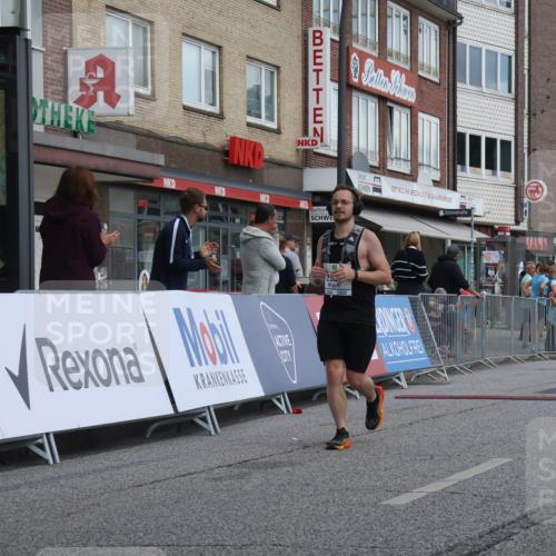 15.09.2024 - PSD Bank Halbmarathon Michael Strokosch http://msf.ph/oto/7080261 15.09.2024 12:24:51 Ziel 793, 1409, 2336, 2771, 3101 meine-sportfotos.de
