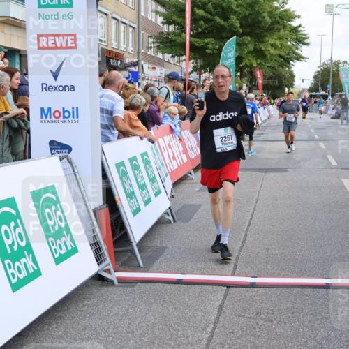 15.09.2024 - PSD Bank Halbmarathon Strokosch-Dieckow http://msf.ph/oto/7080263 15.09.2024 12:25:36 Ziel 2239, 2255, 2267 meine-sportfotos.de