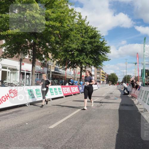 15.09.2024 - PSD Bank Halbmarathon Miley Keyser http://msf.ph/oto/7080265 15.09.2024 12:47:48 Ziel 3331, 3395, 3459, 3460, 3461 meine-sportfotos.de