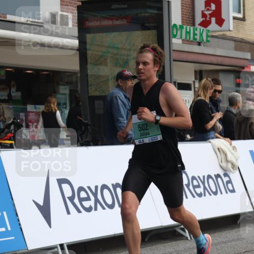 15.09.2024 - PSD Bank Halbmarathon Michael Strokosch http://msf.ph/oto/7080274 15.09.2024 11:15:54 Ziel 502, 532, 535, 542, 1086 meine-sportfotos.de