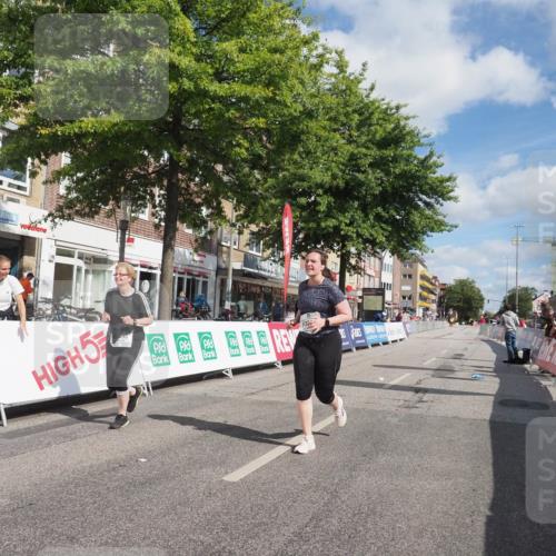 15.09.2024 - PSD Bank Halbmarathon Miley Keyser http://msf.ph/oto/7080283 15.09.2024 12:47:49 Ziel 3331, 3395, 3459, 3460, 3461 meine-sportfotos.de