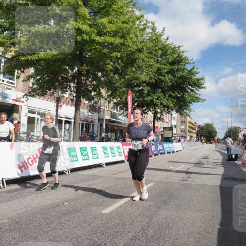 15.09.2024 - PSD Bank Halbmarathon Miley Keyser http://msf.ph/oto/7080289 15.09.2024 12:47:49 Ziel 3331, 3395, 3459, 3460, 3461 meine-sportfotos.de