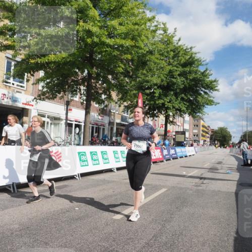 15.09.2024 - PSD Bank Halbmarathon Miley Keyser http://msf.ph/oto/7080299 15.09.2024 12:47:49 Ziel 3331, 3395, 3459, 3460, 3461 meine-sportfotos.de