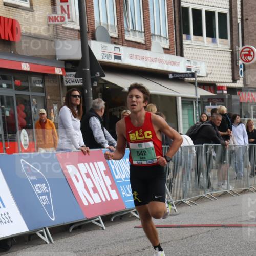 15.09.2024 - PSD Bank Halbmarathon Michael Strokosch http://msf.ph/oto/7080302 15.09.2024 11:15:59 Ziel 410, 502, 535, 542 meine-sportfotos.de