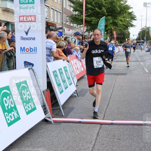 15.09.2024 - PSD Bank Halbmarathon Strokosch-Dieckow http://msf.ph/oto/7080306 15.09.2024 12:25:36 Ziel 2239, 2255, 2267 meine-sportfotos.de