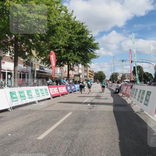 15.09.2024 - PSD Bank Halbmarathon Miley Keyser http://msf.ph/oto/7080308 15.09.2024 12:49:40 Ziel 1962, 2235, 2529, 3113 meine-sportfotos.de