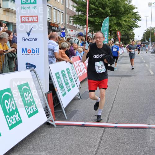 15.09.2024 - PSD Bank Halbmarathon Strokosch-Dieckow http://msf.ph/oto/7080326 15.09.2024 12:25:36 Ziel 2239, 2255, 2267 meine-sportfotos.de