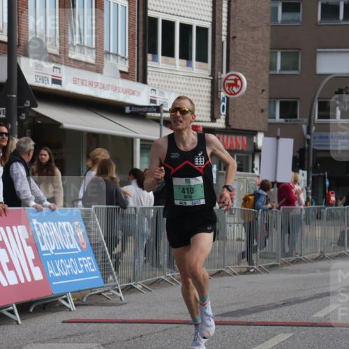15.09.2024 - PSD Bank Halbmarathon Michael Strokosch http://msf.ph/oto/7080347 15.09.2024 11:16:04 Ziel 410, 497, 502, 542 meine-sportfotos.de