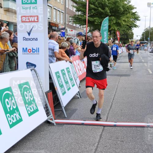 15.09.2024 - PSD Bank Halbmarathon Strokosch-Dieckow http://msf.ph/oto/7080352 15.09.2024 12:25:36 Ziel 2239, 2255, 2267 meine-sportfotos.de