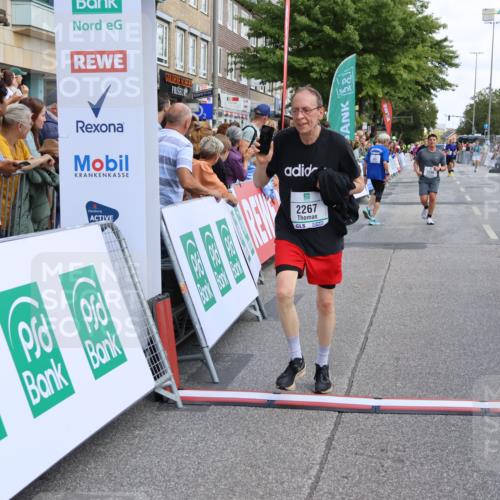15.09.2024 - PSD Bank Halbmarathon Strokosch-Dieckow http://msf.ph/oto/7080378 15.09.2024 12:25:36 Ziel 2239, 2255, 2267 meine-sportfotos.de