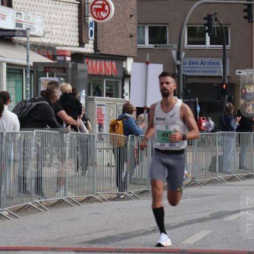 15.09.2024 - PSD Bank Halbmarathon Michael Strokosch http://msf.ph/oto/7080394 15.09.2024 11:16:08 Ziel 407, 410, 497, 542, 560 meine-sportfotos.de