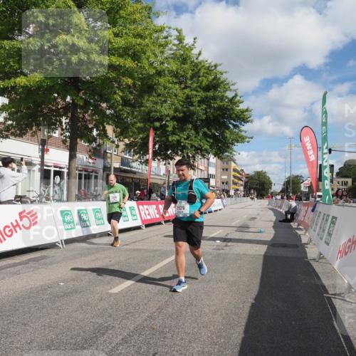 15.09.2024 - PSD Bank Halbmarathon Miley Keyser http://msf.ph/oto/7080426 15.09.2024 12:49:46 Ziel 1962, 2235, 2529, 3113 meine-sportfotos.de