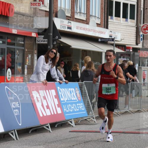 15.09.2024 - PSD Bank Halbmarathon Michael Strokosch http://msf.ph/oto/7080452 15.09.2024 11:16:13 Ziel 407, 410, 497, 560, 604, 632, 1013 meine-sportfotos.de