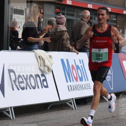 15.09.2024 - PSD Bank Halbmarathon Michael Strokosch http://msf.ph/oto/7080477 15.09.2024 11:16:14 Ziel 407, 410, 497, 560, 604, 632, 1013 meine-sportfotos.de