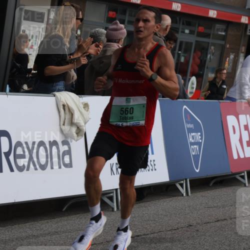 15.09.2024 - PSD Bank Halbmarathon Michael Strokosch http://msf.ph/oto/7080481 15.09.2024 11:16:14 Ziel 407, 410, 497, 560, 604, 632, 1013 meine-sportfotos.de