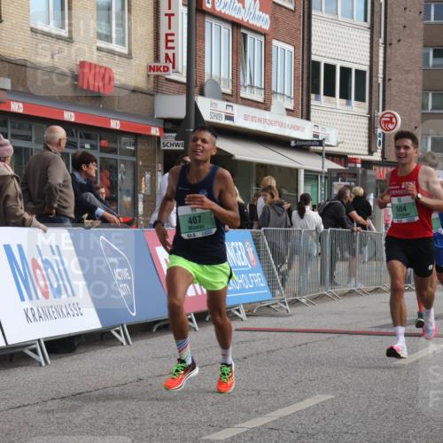 15.09.2024 - PSD Bank Halbmarathon Michael Strokosch http://msf.ph/oto/7080492 15.09.2024 11:16:15 Ziel 407, 410, 497, 560, 604, 632, 1013 meine-sportfotos.de